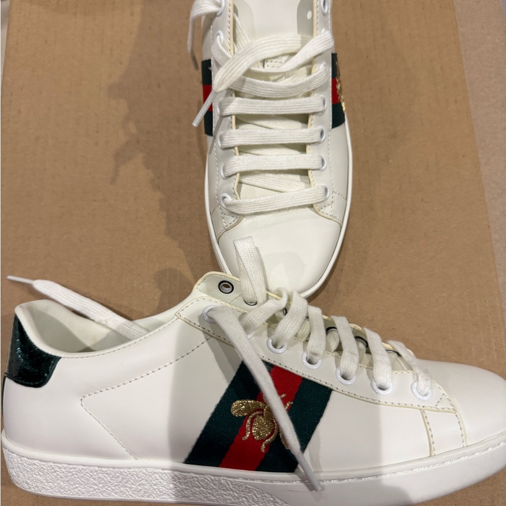 Gucci White Sneakers with Red and Green Stripes